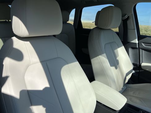 Used 2023 Audi Q3 2.0T Premium w/ Convenience Package image 35