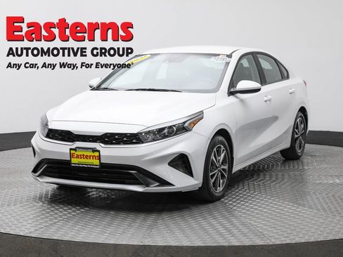 Used 2024 Kia Forte LXS image 1