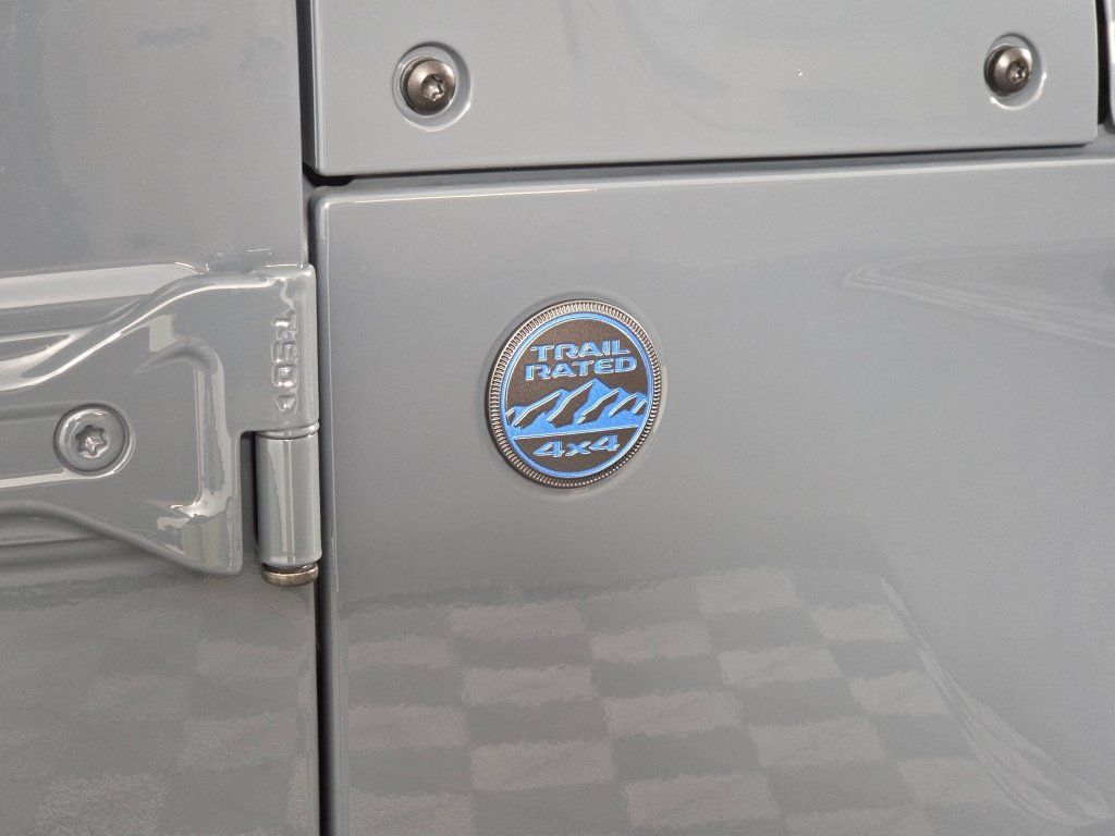 Used 2024 Jeep Wrangler Unlimited AWD/4WD image 43