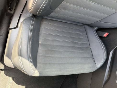 Used 2025 Mitsubishi Outlander SE FWD image 16