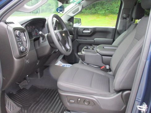 Used 2022 Chevrolet Silverado 1500 Custom AWD/4WD image 11