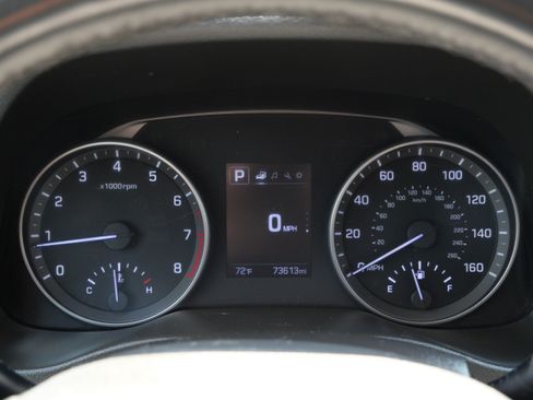 Used 2017 Hyundai Elantra Limited FWD image 21