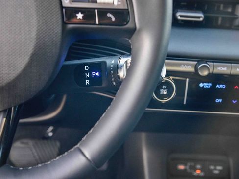 Used 2025 Hyundai Ioniq 5 Limited image 23