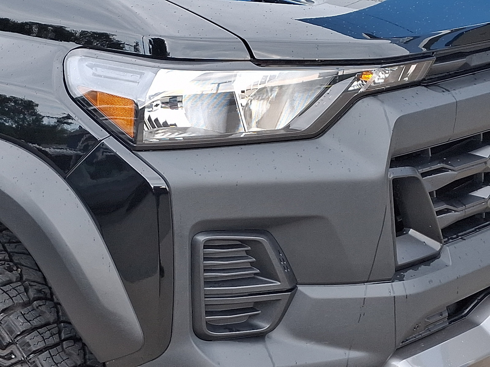 Used 2025 Chevrolet Colorado Trail Boss AWD/4WD image 9