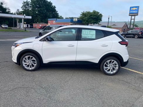 New 2027 Chevrolet Bolt LT w/ Comfort Package FWD image 23