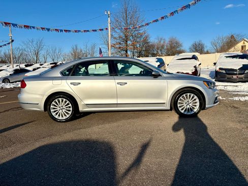 Used 2016 Volkswagen Passat 1.8T SE image 6