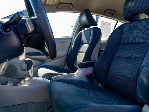 Used 2010 Honda Insight EX image 12