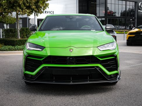 Used 2022 Lamborghini Urus AWD/4WD image 3