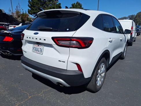 Certified 2025 Ford Escape Active AWD/4WD image 9