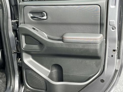 Used 2024 Nissan Frontier PRO-4X AWD/4WD image 18
