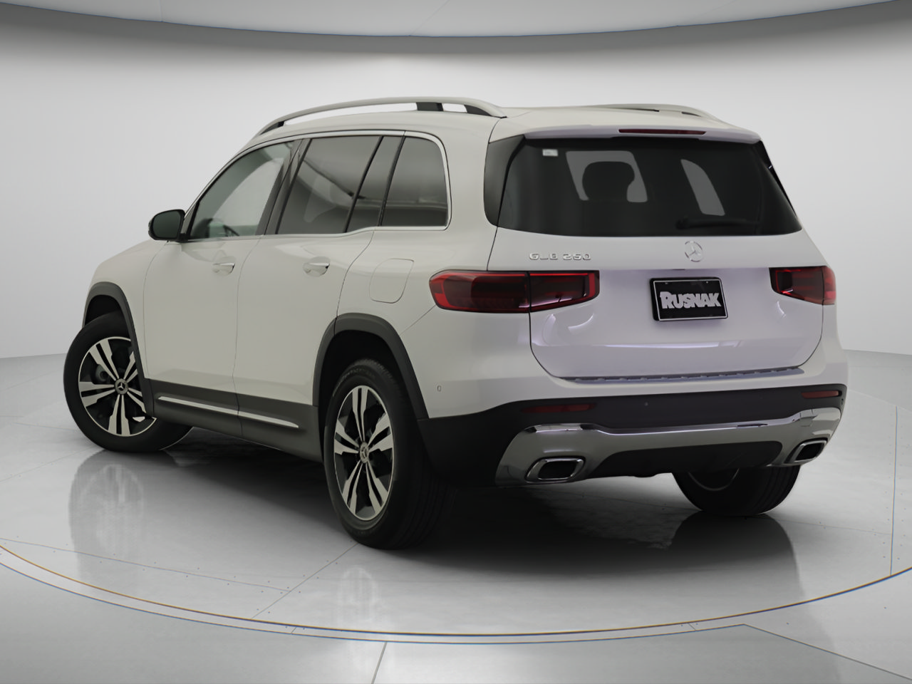 New 2026 Mercedes-Benz GLB 250 image 2