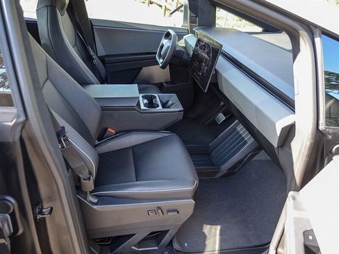 Used 2024 Tesla Cybertruck AWD Crew Cab image 18