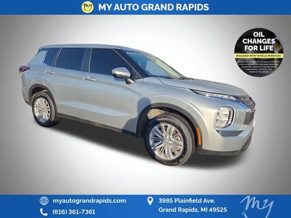 Used 2024 Mitsubishi Outlander ES