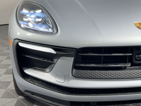 Certified 2026 Porsche Macan AWD/4WD image 11