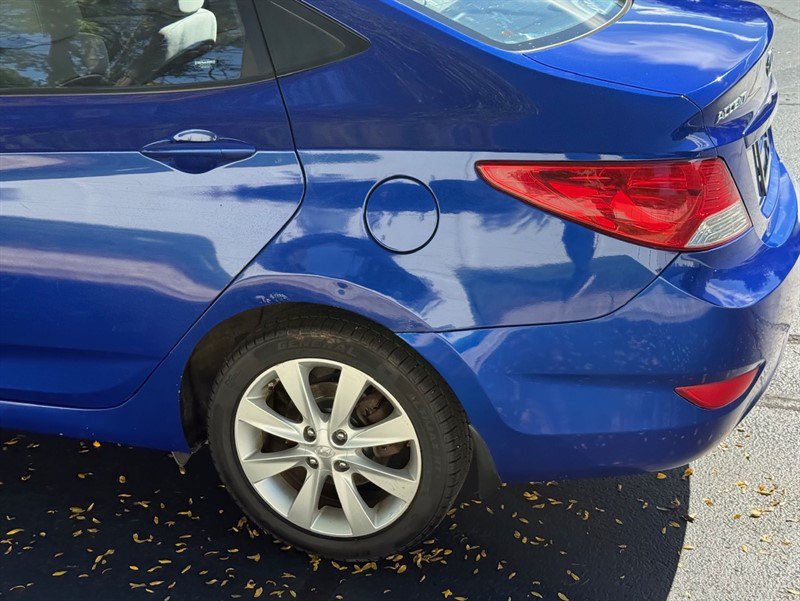 Used 2014 Hyundai Accent GLS w/ Option Group 2 FWD image 28