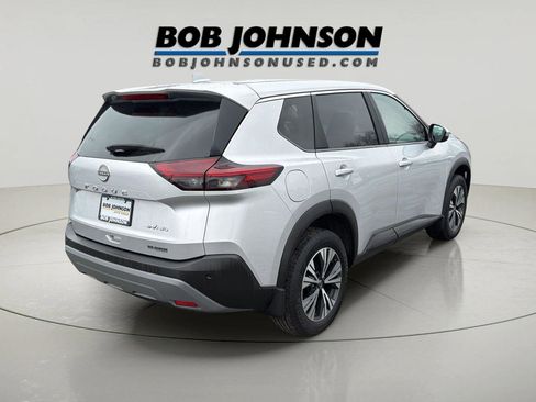 Used 2023 Nissan Rogue SV image 3