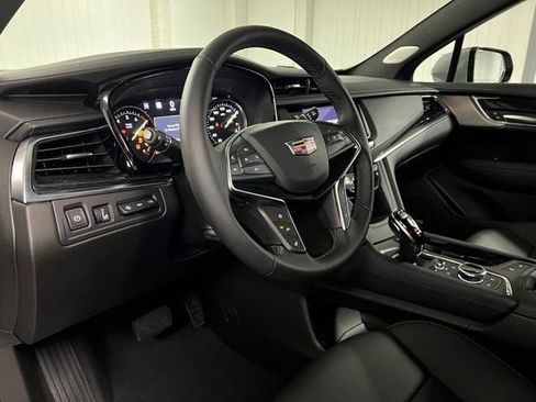 Used 2025 Cadillac XT5 Premium Luxury w/ Technology Package AWD/4WD image 14