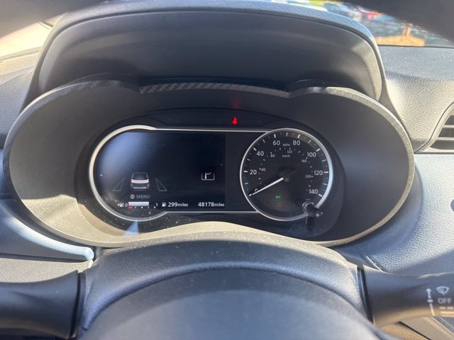Used 2025 Nissan Versa SV FWD image 13