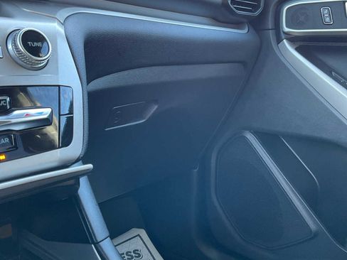 Used 2022 Ford Explorer XLT image 27