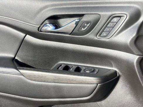 Certified 2023 GMC Acadia SLT w/ Technology Package image 19