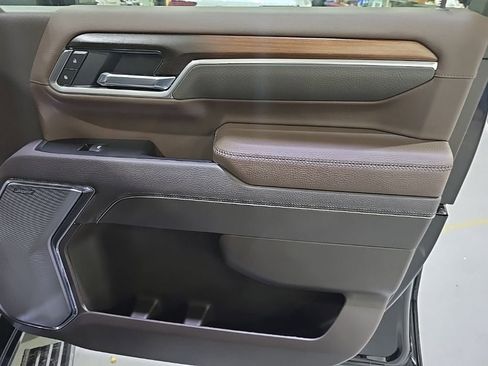 New 2026 GMC Sierra 3500 Denali w/ Denali Reserve Package AWD/4WD image 9