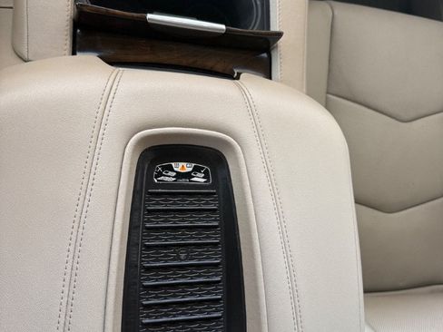 Used 2019 Cadillac Escalade Premium Luxury w/ LPO, Radiant Package AWD/4WD image 33