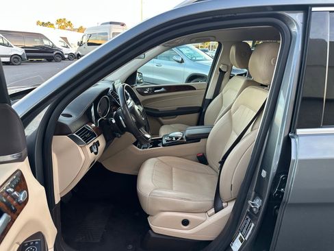 Used 2019 Mercedes-Benz GLS 450 4MATIC w/ Premium 1 Package image 2