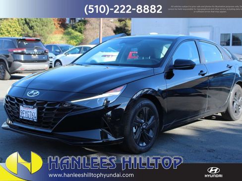 Used 2023 Hyundai Elantra Blue image 3
