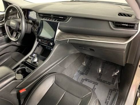 Used 2022 Jeep Grand Cherokee L Limited w/ Luxury Tech Group II AWD/4WD image 7