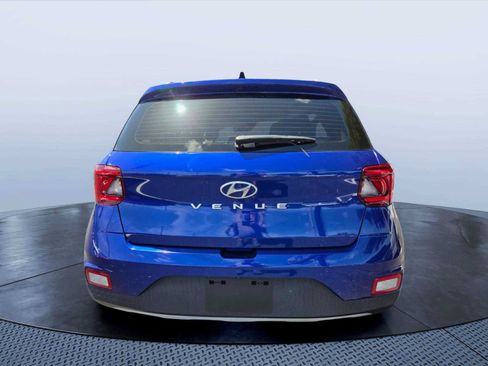 Used 2021 Hyundai Venue SEL FWD image 5
