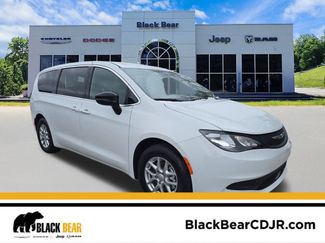 New 2026 Chrysler Pacifica Select w/ S Appearance Package video 1