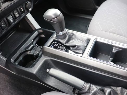 Used 2019 Toyota Tacoma TRD Sport image 17