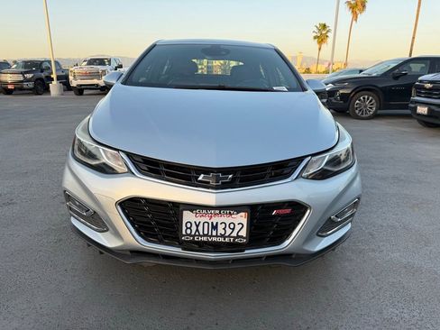 Used 2018 Chevrolet Cruze Premier image 2