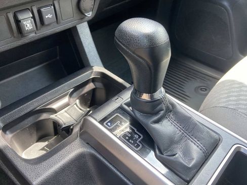 Used 2023 Toyota Tacoma SR5 w/ Technology Package AWD/4WD image 39