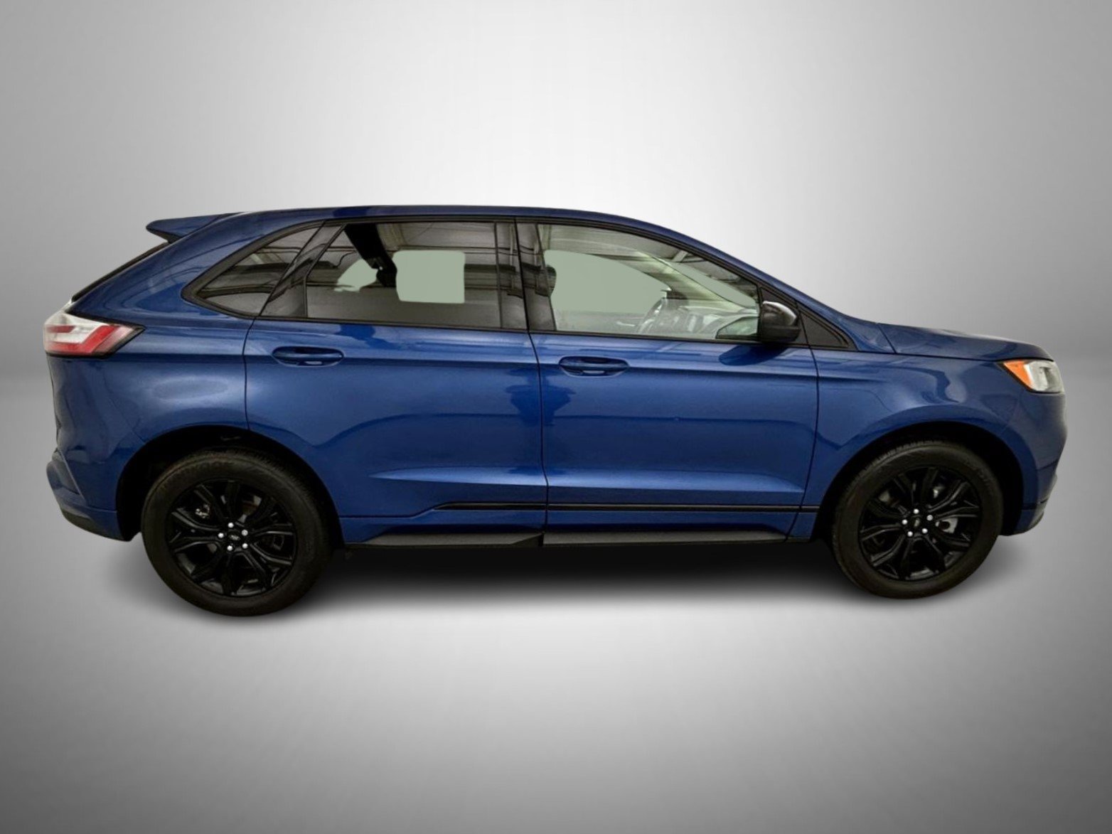 Used 2024 Ford Edge SE w/ Black Appearance Package AWD/4WD image 4