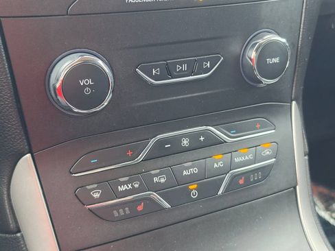 Used 2020 Ford Edge SEL AWD/4WD image 22