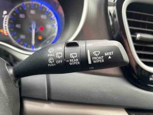 Certified 2024 Chrysler Pacifica Touring-L image 24