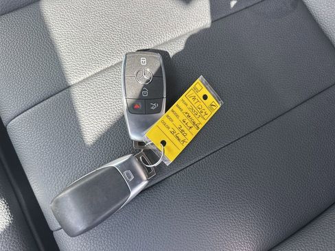 Used 2025 Mercedes-Benz GLA 250 image 33