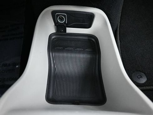 Used 2023 Chrysler Voyager LX FWD image 27