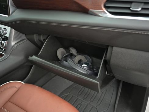 Used 2023 GMC Yukon XL Denali Ultimate w/ LPO, Floor Liner Package AWD/4WD image 53