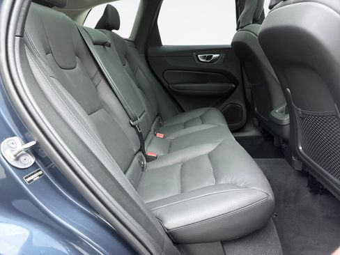 Used 2025 Volvo XC60 B5 Plus AWD/4WD image 18