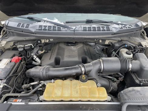 Used 2017 Ford F150 Platinum w/ Equipment Group 701A Luxury image 27