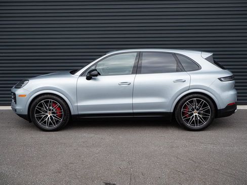 Used 2026 Porsche Cayenne S image 2