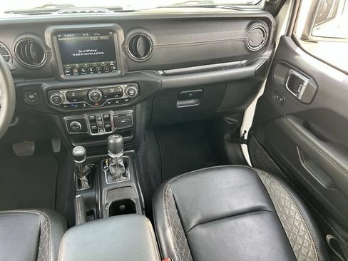 Used 2023 Jeep Wrangler Unlimited Sahara AWD/4WD image 17