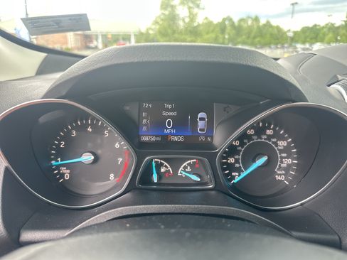 Used 2017 Ford Escape Titanium AWD/4WD image 16