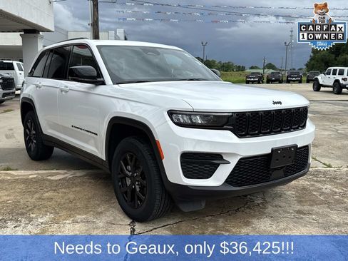 Used 2025 Jeep Grand Cherokee Altitude AWD/4WD image 2