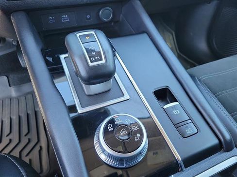 Used 2024 Mitsubishi Outlander SE FWD image 14