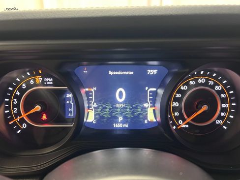 Used 2025 Jeep Gladiator Sport AWD/4WD image 11