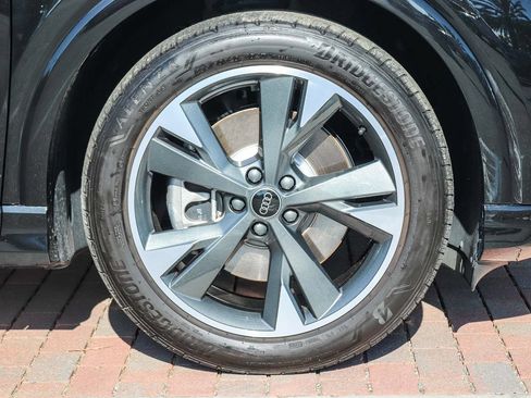 Used 2025 Audi Q4 e-tron Premium w/ Convenience Package AWD/4WD image 11