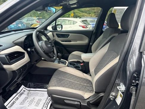 Used 2025 Subaru Forester AWD/4WD image 9